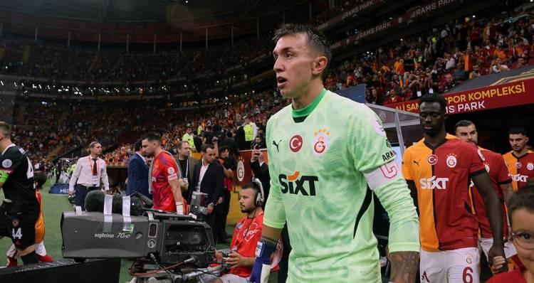 <p><strong>"Maçın kilit oyuncuları her iki takımın stoperleri ve kalecileri olacaktır.</strong></p>