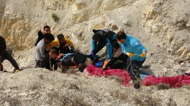 <p>Öte yandan, Kartalmış'ın Şanlıurfa'da bulunan özel bir hastanede görevli olduğu öğrenildi.<br />
Konuyla ilgili soruşturma başlatıldı.</p>
