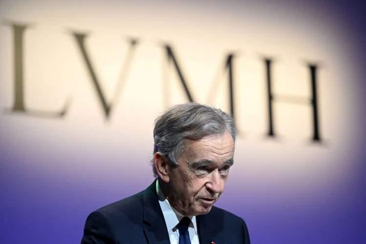 <p><span style="color:#B22222"><strong>5. BERNARD ARNAULT</strong></span></p>

<p> </p>

<p>Net serveti: 186.4 milyar dolar</p>

<p>Servetinin kaynağı: LVMH/ luxury goods</p>
