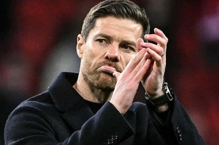 <p>The Athletic'te yer alan habere göre Real Madrid, Bayer Leverkusen'in teknik direktörü Xabi Alonso'yu yeni hoca olarak seçti.</p>