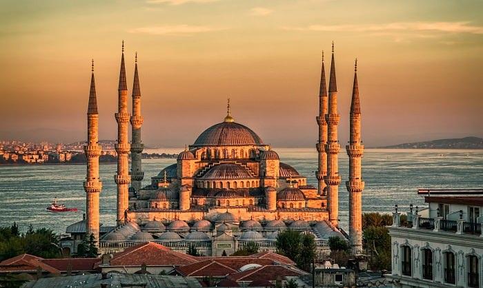 <p><strong>PENDİK İFTAR ÇADIRI</strong></p>

<p> </p>

<p>Pendik’te Kavakpınar Ahmedi Hani Kültür Merkezi yanı, Pendik Sahil Meydanı Etkinlik Alanı, Kaynarca Yeni Nesil Yaşam Merkezi, Pendik Millet Bahçesi ve Esenyalı Dörtyol gibi bölgelerde iftar çadırları kurulacak.</p>

