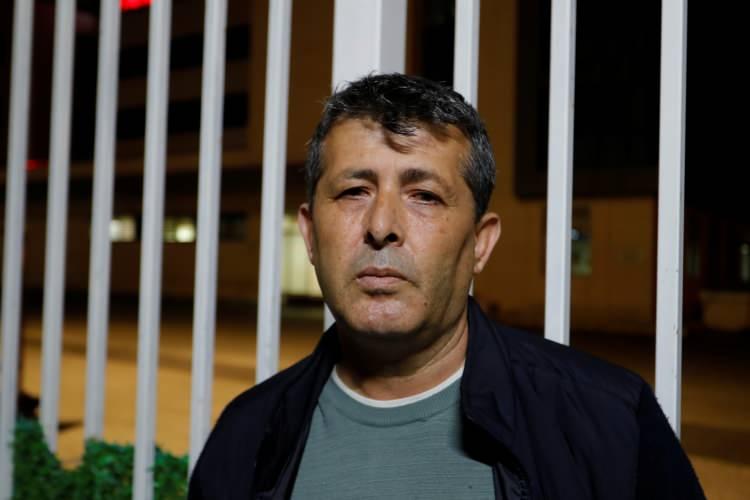 <p>Olaya karışanların hepsinin ceza alması gerektiğini belirten Hamit Aras'ın amcasının oğlu İnan Tavşan, "Gece arkadaşından dönerken 4 kişi tarafından gasp edilmiş. O anda yere düşmüş, kafasından darbe almış. 112 ekipleri kalp masajı ile hayata döndürmüş, ardından en yakın hastaneye götürmüş. Oradan da Eğitim ve Araştırma Hastanesi'ne sevk edildi. Ama maalesef kurtarılamadı, 3 gün sonra akşam saatlerinde beyin ölümü gerçekleşti. Olaya karışanlardan ikisinin tutuklandığını, ikisinin de adli kontrolle serbest kaldığını öğrendik. Biz bir kere daha yıkıldık, bu suçu işleyenler cezasız kalmamalı. Adalet istiyoruz" dedi.</p>
