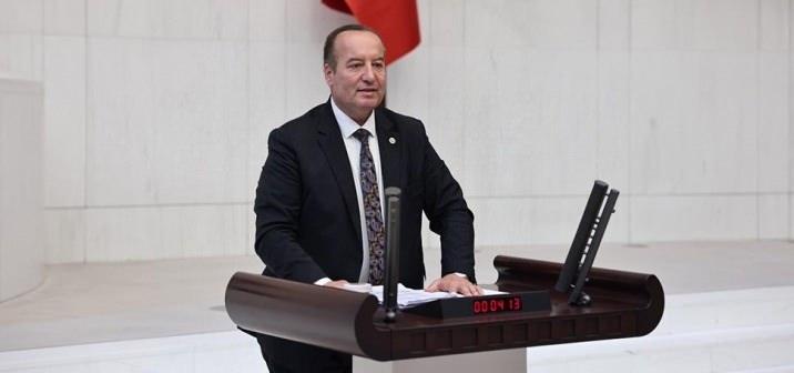 <p><strong>CEVDET AKAY'DAN KANUN TEKLİFİ</strong></p>

<p><strong>Plan Bütçe Komisyonu Üyesi ve CHP Karabük Milletvekili Cevdet Akay tarafından hazırlanan Sosyal Sigortalar ve Genel Sağlık Sigortası Kanunu ile Türkiye Cumhuriyeti Emekli Sandığı Kanunu’nda Değişiklik Yapılmasına Dair Kanun Teklifi, Meclis'e sunuldu.</strong></p>

<p> </p>
