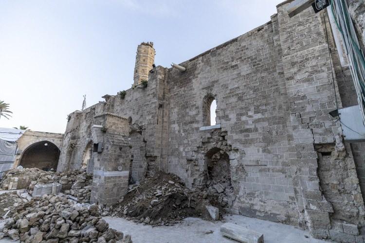 <p>Bakanlıktan bir yetkilinin Gazze'de yıkık durumda olan Ömeri Camii önünde düzenlediği basın toplantısında yaptığı açıklamada, kentteki vakıf yerlerinin durumuna ilişkin bilgi verdi.</p>
