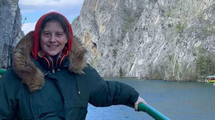 <p>Öte yandan Ece Gürel'in bulunma anına ilişkin görüntüler de ortaya çıktı. Cep telefonu kamerasıyla kaydedilen görüntülerde, Gürel'in bilincinin açık olduğu görülüyor.</p>