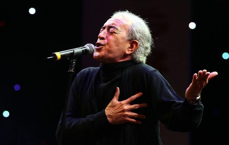 <p>Harbiye'deki Cemal Reşit Rey Konser Salonu'ndaki veda töreni sonrasında Edip Akbayram'ın cenazesi; Teşvikiye Camii'ne nakledildi. Cenazeye; Kültür ve Turizm Bakan Yardımcısı Batuhan Mumcu, Memleket Partisi Genel Başkanı Muharrem İnce, İBB Başkanı Ekrem İmamoğlu ve CHP'nin eski genel başkanı Kemal Kılıçdaroğlu da katıldı.</p>
