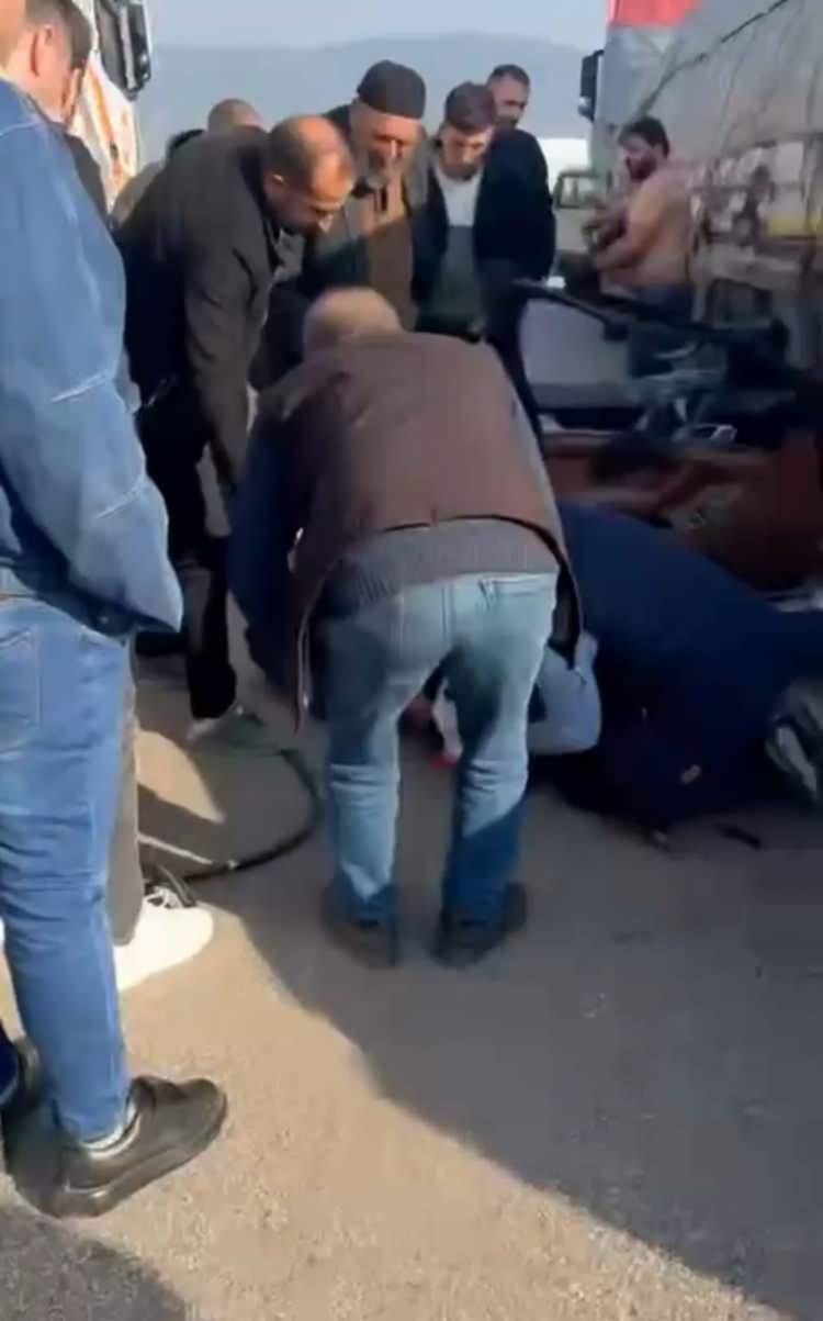 <p>Ekipler, sürücülerin dikkatli olması konusunda uyarılarda bulunurken, kazayla ilgili tahkikat başlatıldı.</p>