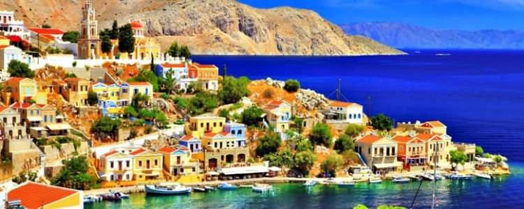 <p><span style="color:#000000"><strong>Mavi ve yeşilin buluşma noktası olarak göz kamaştıran manzaralara ev sahipliği yapan Yunanistan'ın İkarya Adası, yalnızca çarpıcı doğal güzellikleriyle değil 'uzun yaşamın' merkezi olarak da dünya çapında nam salıyor.</strong></span></p>
