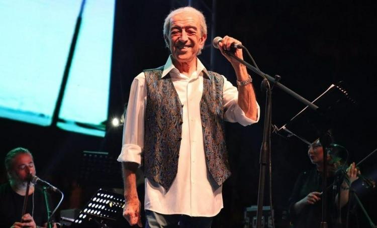 <p><strong>MİRASI 5 İLA 10 MİLYON LİRA ARASINDA</strong><br />
<br />
Basında yer alan iddialara göre; Edip Akbayram'ın mal varlığının yaklaşık 5 ila 10 milyon lira arasında olduğu tahmin ediliyor. Ancak, ailesi veya resmi kaynaklardan bu konuda net bir açıklama yapılmadı.</p>
<p> </p>