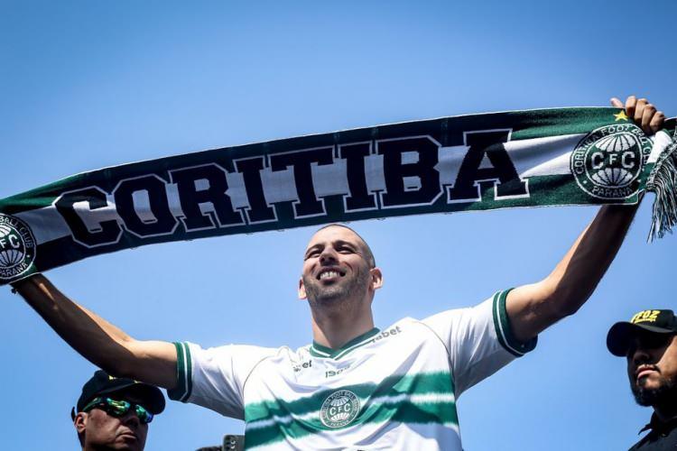 <p><span style="color:#B22222"><strong>ISLAM SLIMANI </strong></span></p>