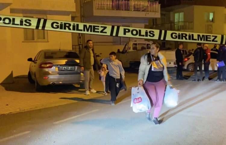 <p>Olay, Kökez Mahallesi Yazır Caddesi üzerinde bulunan bir  apartmanda meydana geldi. </p>
