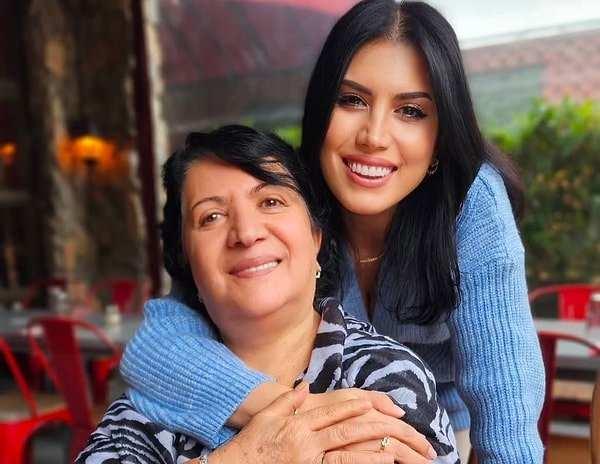 <p><strong>Özcan Deniz'in yanı sıra diğer kardeşlerinin de korku içinde olduğunu vurgulayan Semerci, <span style="color:#B22222">"Tehditlerine rağmen ne Özcan Deniz'i ne de küçük kız kardeşimi yalnız bırakmayacağım. Senden korkmuyorum!"</span> diyerek sert çıktı.</strong></p>
<p> </p>
