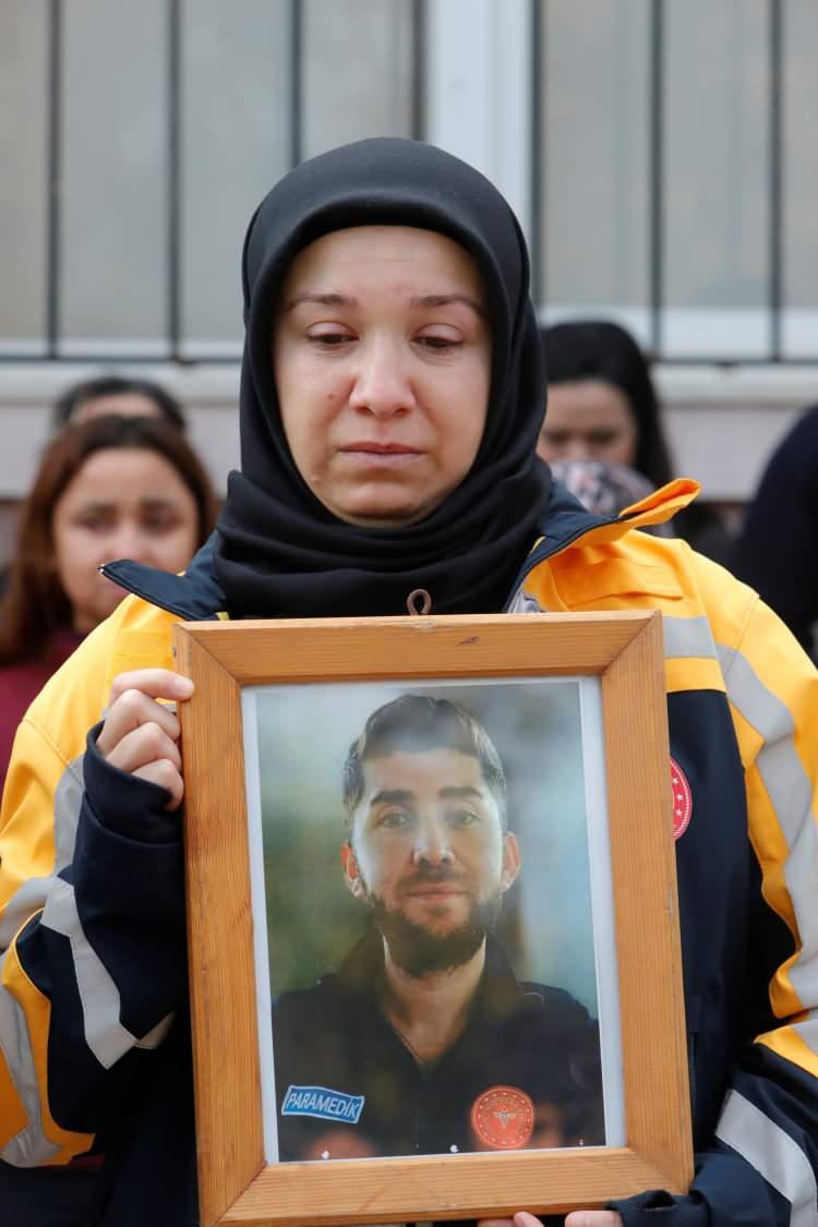 <p>Olay, önceki gün gece saatlerinde Muratpaşa ilçesi Yüksekalan Mahallesi Ali Çetinkaya Caddesi üzerinde meydana geldi.</p>