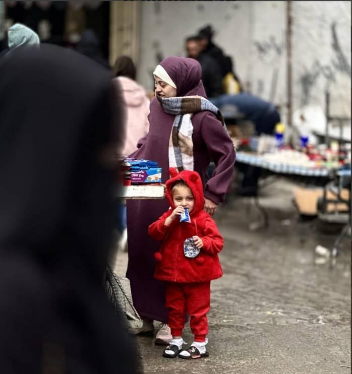 <p><span style="color:#B22222"><strong>HER ŞEY ÇOK FARKLI</strong></span></p>
<p> </p>
<p>"Her şeyden çok onun geri dönmesini isterdim. Ramazan’da eskisi gibi hissetmemi sağlayacak tek şey bu olurdu. Ne Ramazan’ı ne de hayatı önceden bildiğimiz gibi yaşıyoruz."</p>