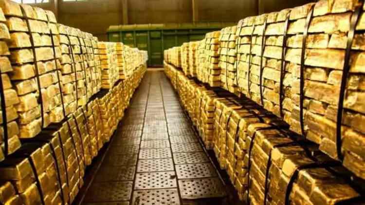 <p>Türkiye’nin sahip olduğu altın rezervi ülkenin toplam rezervinin yüzde 35,7’denk geliyor. Merkez Bankası’nın verilerine göre, ülkedeki brüt altın rezervleri, 72 milyar 297 milyon dolar seviyesinde.</p>
