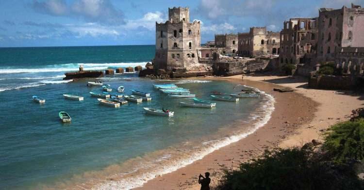 <p><span style="color:#B22222"><strong>19) SOMALİ</strong></span></p>