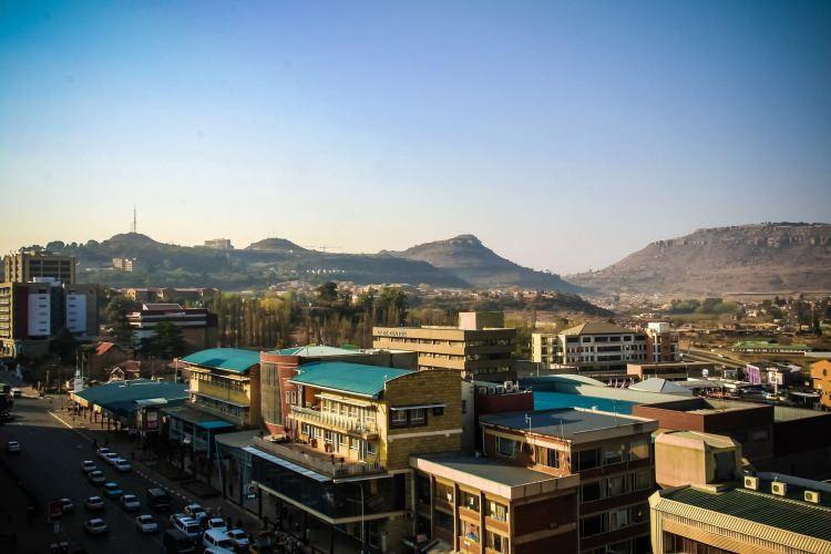 <p><span style="color:#B22222"><strong>8) LESOTHO (Afrika'da bir ülke)</strong></span></p>