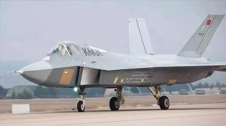 <p><strong><span style="color:rgb(178, 34, 34)">F-35'DEN HIZLI-</span></strong></p>
<p> </p>
<p>BAE'nin ABD ile F-35 alımına ilişkin anlaşması Çin ile olan ortaklıkları dolayısıyla Kongre'ye takılıyor. Suudi Arabistan da geçmişte F-35 almak istediyse de ABD'den beklediği onayı halen alabilmiş değil.</p>