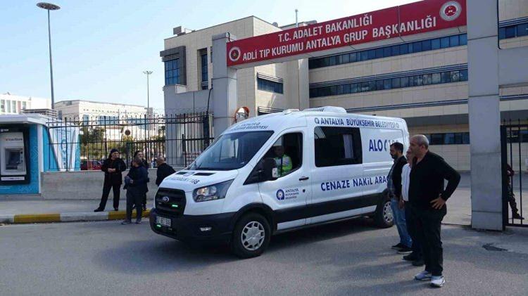 <p>Diğer yandan Halit Can Sakman'a bir süre önce kişilik bozukluğu teşhisi konulduğu, bu nedenle psikolojik tedavi gördüğü ve ilaç kullandığı öğrenildi. </p>
<p> </p>