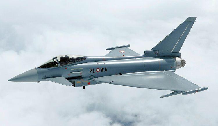 <p>Türkiye, Airbus, BAE Systems ve Leonardo’nun ortak üretimi olan 40 adet Eurofighter Typhoon savaş uçağı için teklif aldı.</p>
