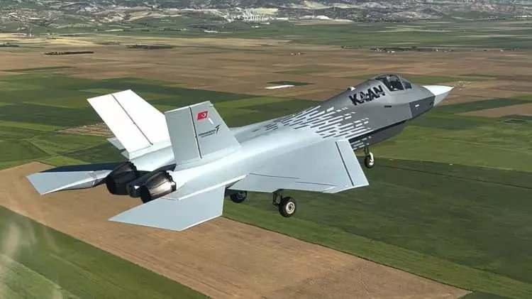 <p>Yazıda 2030 yılından itibaren TSK envanterindeki F4 ve F-16 savaş uçaklarının yerini alması beklenen Kaan'a Birleşik Arap Emirlikleri (BAE) ve Suudi Arabistan'ın ihtiyaçları doğrultusunda büyük ilgi gösterdiği ifade edildi. </p>