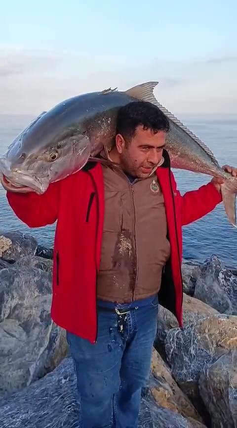<p>"İki balık toplamda 65 kilo civarıydı yaklaşık 18 bin TL’ye sattık"</p>
<p> </p>