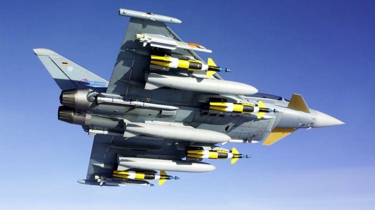 <p><span style="color:#B22222"><strong>Eurofighter Typhoon’un temel teknik özellikleri</strong></span></p>
