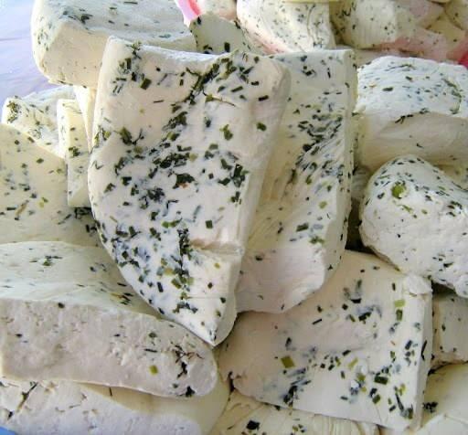 <p><span style="color:#B22222"><strong>7. Otlu Peynirler</strong></span><br />
- Van Otlu Peyniri<br />
- Siirt Otlu Peyniri<br />
- Bitlis Otlu Peyniri</p>
