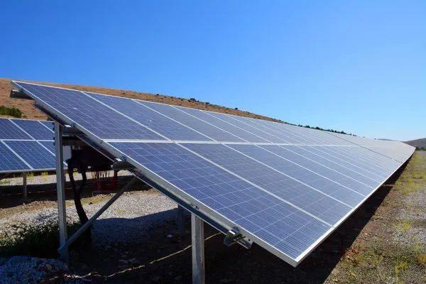<p><strong>Güneş enerjisi mühendisi: 75.000 TL - 150.000 TL</strong></p>
