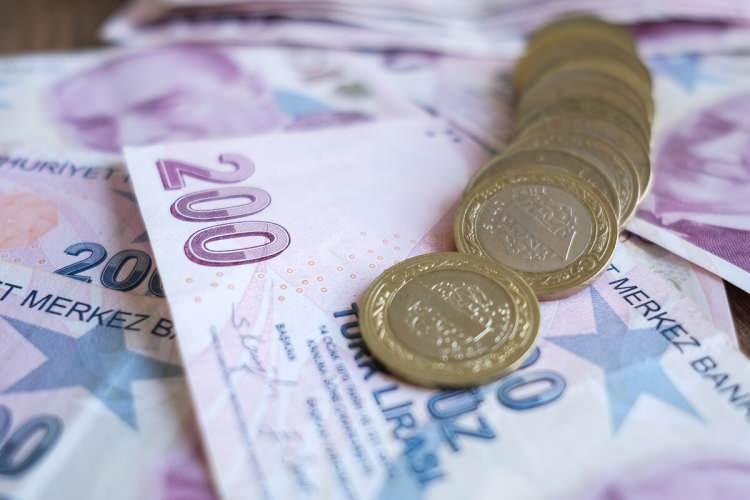 <p><strong>ÇOCUK SAYISI ARTTIKÇA ÖDEME ARTACAK MI?</strong></p>
<p> </p>
<p>1 Ocak 2025 tarihinden sonra ikinci çocuğunu dünyaya getiren bir anneye önce 5 bin lira sonra da 60 ay 1.500 TL ödenecek.</p>
<p>1 Ocak 2025'ten sonra üçüncü çocuğunu dünyaya getiren anneye ise 60 ay boyunca her ay 6 bin 500 lira ödeme yapılacak.</p>
<p>Dördüncü çocukta ise yine 5 bin liralık yardım eklenecek.</p>
<p>Böylece 4 çocuklu bir ailenin hesabına her ay toplam 11 bin 500 lira yatırılacak..</p>