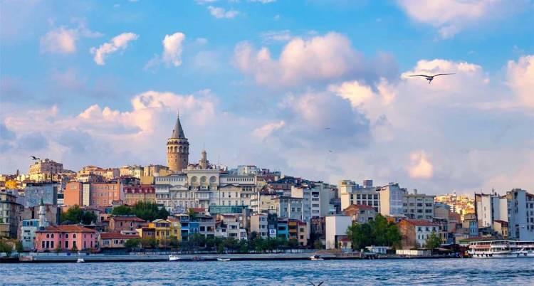 <p><strong>Karaköy</strong></p>
