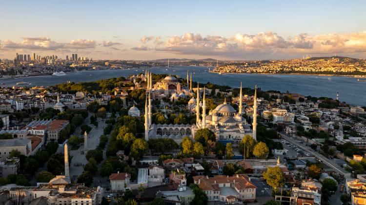 <p><strong>Fatih</strong></p>
