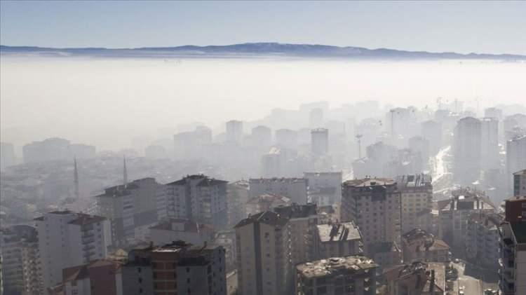 <p>Buna karşın, hava kirliliğinin en yüksek olduğu şehirler ise Tekirdağ Çorlu, İzmit, Manisa, Bursa ve Mersin olarak sıralandı. İstanbul, hava kirliliğinde 7. sırada yer aldı.</p>