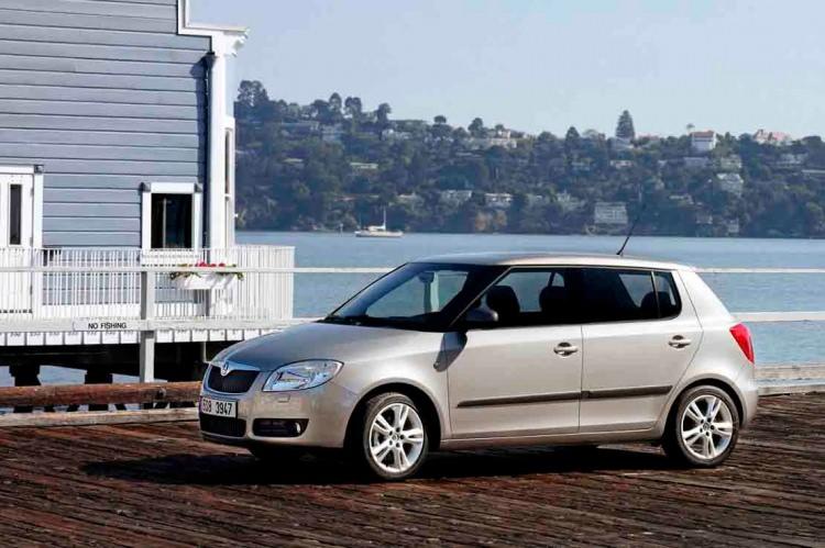 <p><strong>Skoda Fabia 1.2 Ambiente</strong></p>

<p>Yıl: 2009<br />
Fiyat: 355.000 TL<br />
Konum: Antalya Alanya<br />
Detaylar: Klimalı, sorunsuz</p>

<p> </p>
