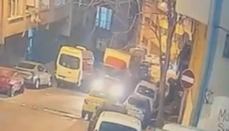 <p>Karaboğa, önünde seyreden Ayhan B.’nin kullandığı kamyonetin yanından geçmek için manevra yaptı.</p>