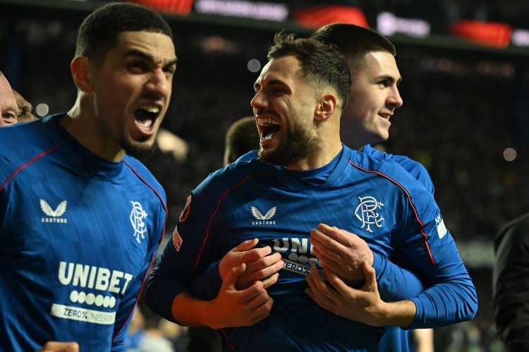 <p><strong>SkySports: </strong>Ibrox'taki gergin gecede Rangers, Jack Butland'ın penaltı kahramanlığıyla Avrupa Ligi'nde çeyrek finale yükseldi.</p>