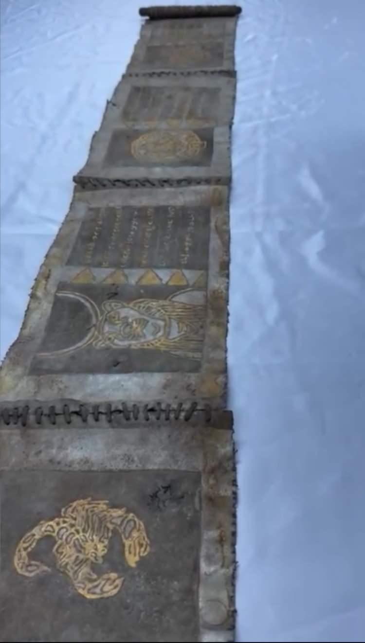 <p>Şüphelilerin Tevrat’ı 1.5 milyon dolara satmaya çalıştıkları öğrenildi.</p>