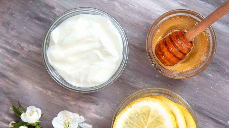 <p><strong>Yoğurt, bal ve kefir</strong> bağırsak sağlığını koruyan etkili besinlerdir.</p>