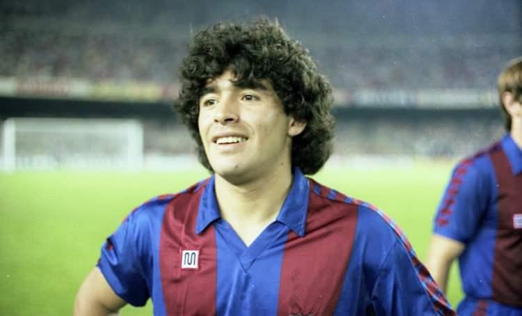 <p><strong>MARADONA'NIN ÖLÜMÜ</strong></p>
<p>Ölümünün ardından açılan soruşturma kapsamında, aralarında Maradona'nın beyin cerrahı Leopoldo Luque ve psikiyatristi Agustina Cosachov'un da bulunduğu 7 kişi, efsane futbolcunun ölümüne sebebiyet vermekle suçlanmıştı.</p>