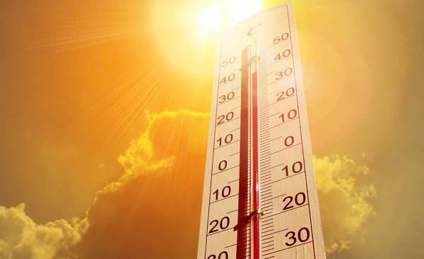 <p><span style="color:#B22222"><strong>SICAKLIK 30 DERECEYE YAKLAŞACAK</strong></span></p>

<p>Sıcaklık hafta sonu 30 dereceye yaklaşacak. Perşembe hava daha bulutlu olacak.</p>

<p><span style="color:#B22222"><strong>İ&Ccedil; ANADOLU B&Ouml;LGESİ</strong></span></p>

<p>İ&ccedil; Anadolu'da &ccedil;&ouml;l tozu yoğunluğu artıyor, gece-g&uuml;nd&uuml;z sıcaklık farkı 20 derece.</p>

<p>&Ouml;ğle saatlerinde 22-24 derecelerde. Gece ise 2-3 dereceye iniyor.</p>
