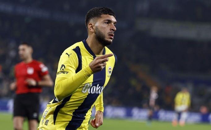 <p>Fenerbahçe'de geçtiğimiz günlerde Jose Mourinho, yönetimle yaptığı görüşmede Yusuf Akçiçek ve Oğuz Aydın'ın performanslarına değinmişti.</p>
