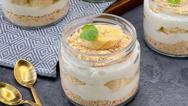 <p><a href="https://www.haber7.com/yasam/haber/3311949-muhallebili-tatlilarin-yildizi-muzlu-magnolia-tarifi"><em><strong>Magnolia tarifi için tıklayın</strong></em></a></p>

