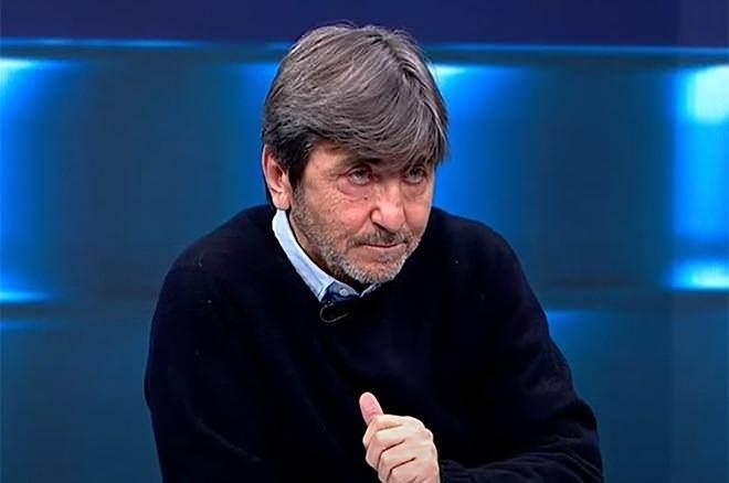 <p><strong>"Çok konuşuluyor psikolojik üstünlük kimde diye. Muhtemel 4'e düşeceğini yine hesaplıyordur hoca."</strong></p>