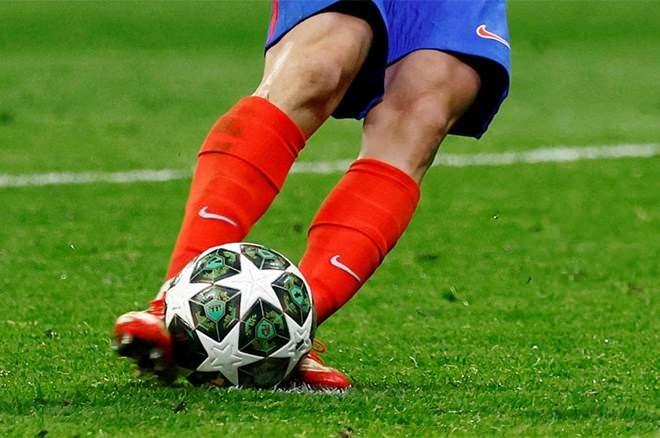 <p>Alvarez'in penaltısı dünya basınında geniş yer bulurken AS gazetesinde yer alan haberde <strong>"Atletico'yu altüst eden tartışmalı penaltı."</strong> ifadeleri yer aldı.</p>