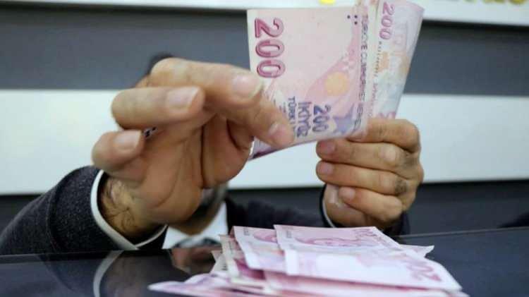 <p><strong>MALULEN ERKEN EMEKLİLİK İÇİN NASIL BAŞVURU YAPILIR?</strong></p>
<p> </p>
<p>Malulen emeklilik başvuruları, sigortalıların bağlı olduğu SGK müdürlüklerinden gerçekleştirilebiliyor. Başvuru sırasında, sağlık kurulu raporu isteniyor.</p>