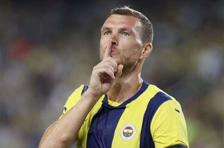<p>6- Edin Dzeko | 12 gol<br />
<br />
* Fenerbahçe</p>

