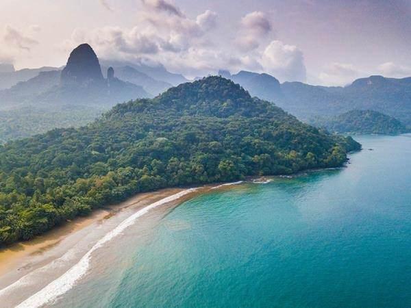<p><span style="color:#B22222"><strong>41) SÃO TOMÉ VE PRÍNCIPE</strong></span></p>
<p> </p>