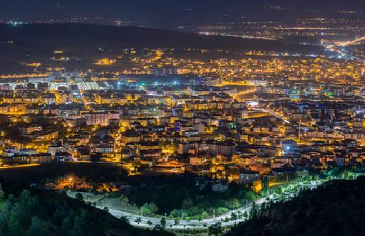<p>Elazığ (Doğu Anadolu)</p>
<p>2022: 591 bin 497</p>
<p>2023: 604 bin 411<br />
<br />
2024: 603 bin 941</p>
<p>Fark: - 470</p>