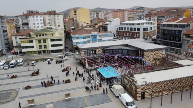 <p>Çorum (Karadeniz)</p>

<p>2022: 524 bin 130</p>

<p>2023: 528 bin 351<br />
<br />
2024: 521 bin 335</p>

<p>Fark: -7 bin 016</p>
