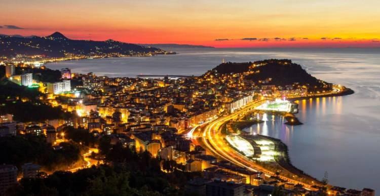 <p>Giresun (Karadeniz)</p>

<p>2022: 450 bin 862</p>

<p>2023: 461 bin 712<br />
<br />
2024: 455 bin 922</p>

<p>Fark: - 5 bin 790</p>
